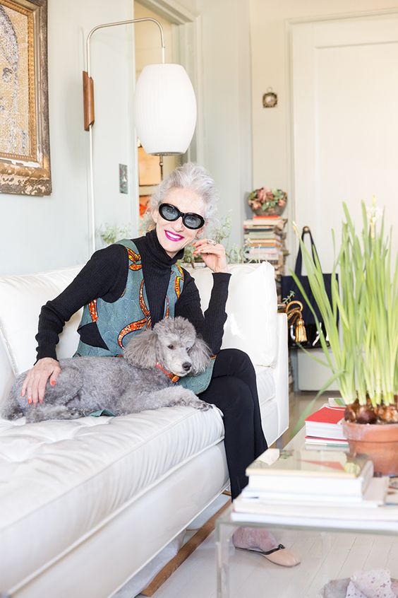 женщина в возрасте