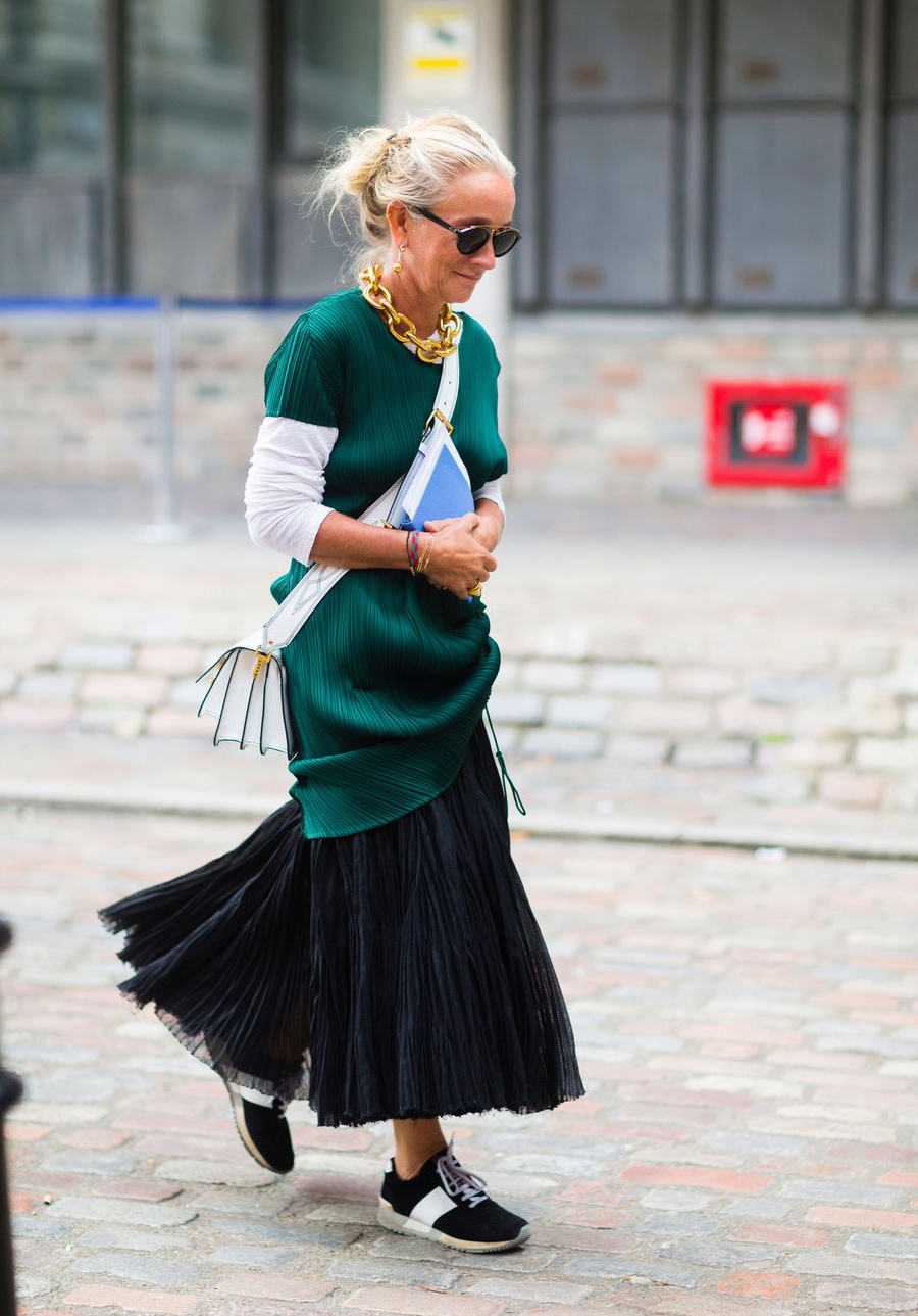 женщина в возрасте