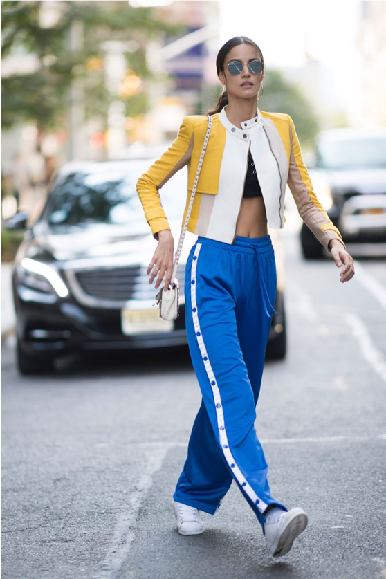 девушки в спортивном образе