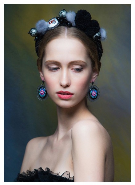 финифть в модном образе