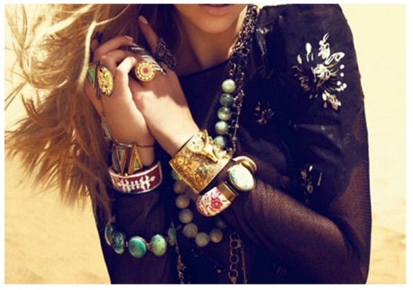 лук с бижутерией 2016 года