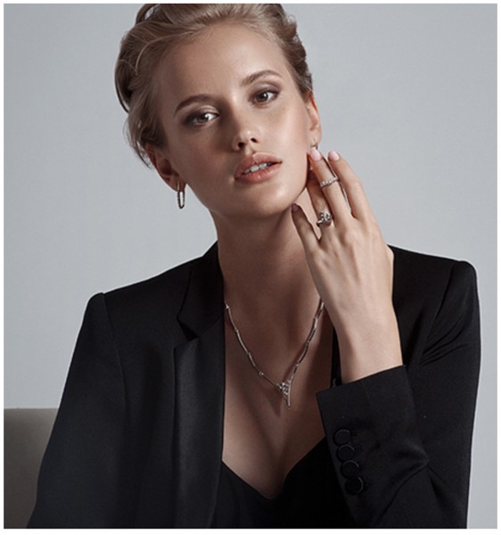 лук с украшениями Сваровски