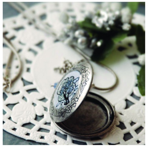 Открывающийся медальон